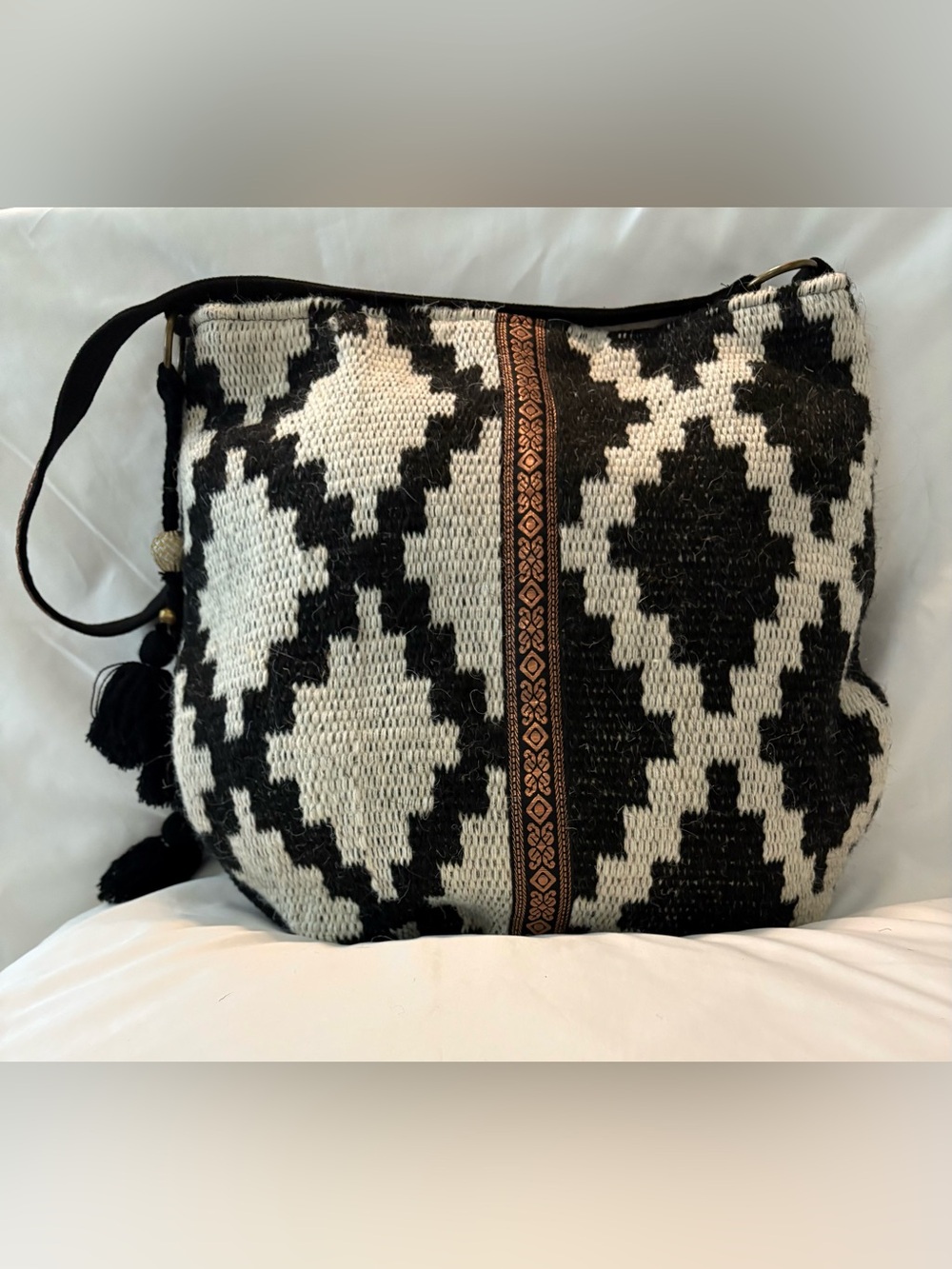 Love Stitch Large Hobo Carpet Shoulder Bag Aztec, Western. Cotton& wool exterior
